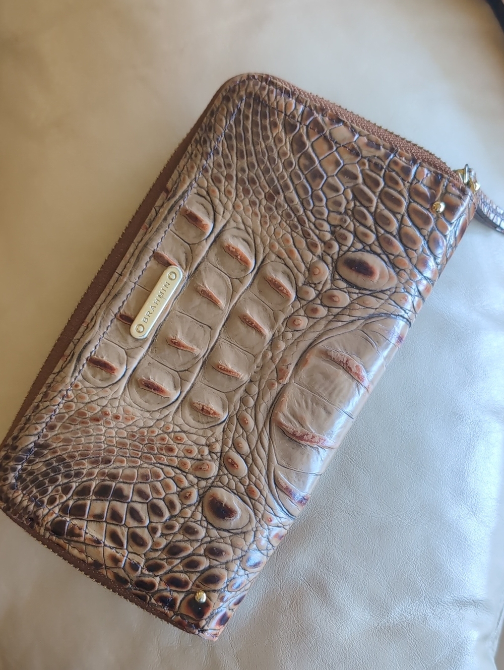 BRAHMIN Suri Zip Around Melbourne Wallet In The Light Pecan